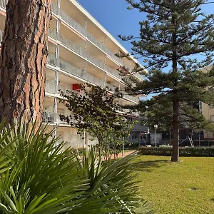 https://apartamentos-hesperia-alfonso-i.top-hotels-tarragona.com